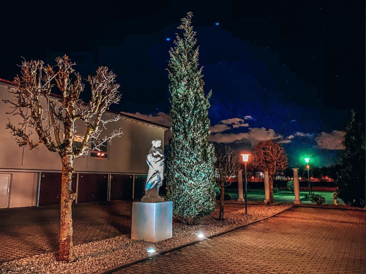 קארלספלד Hotel Schwertfirm מראה חיצוני תמונה