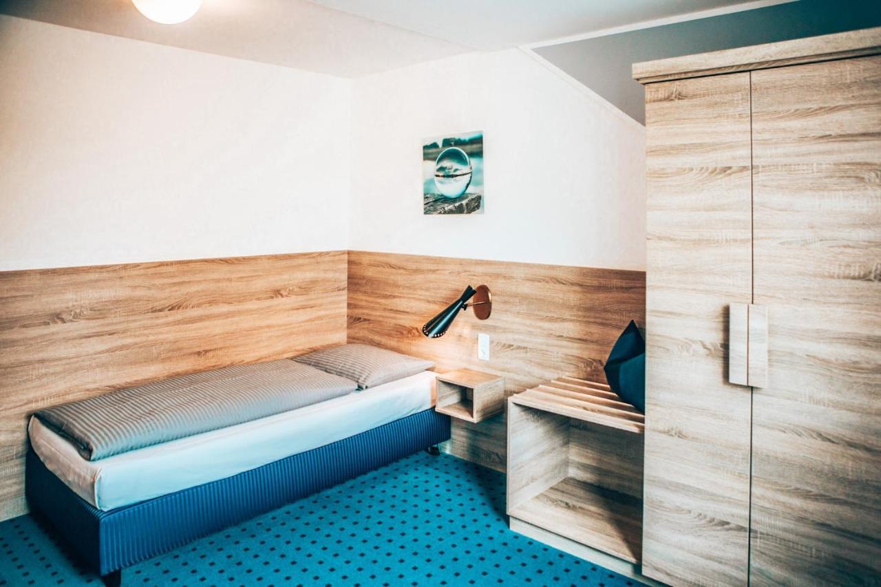 קארלספלד Hotel Schwertfirm מראה חיצוני תמונה